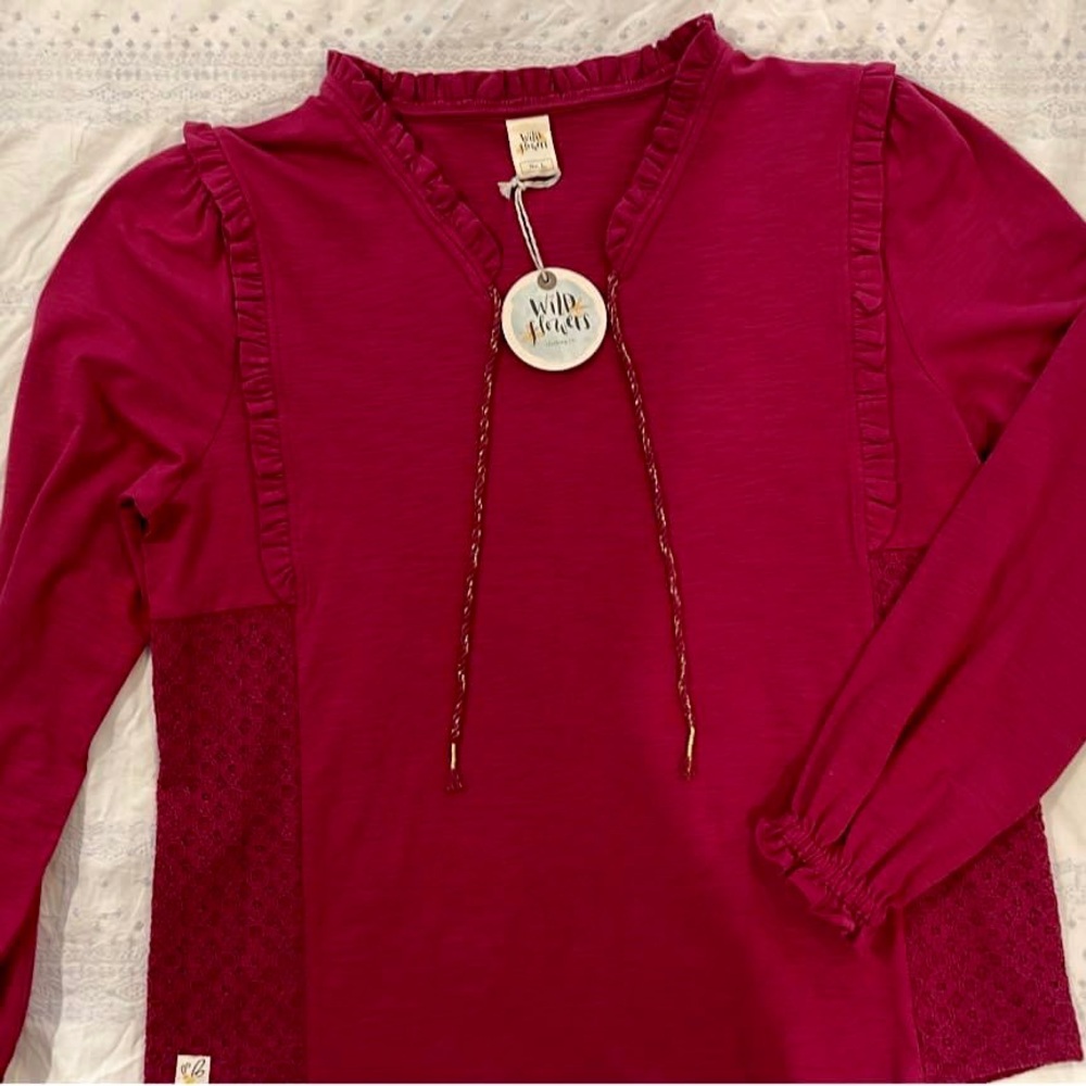 Wildflowers ladies size large top NWT